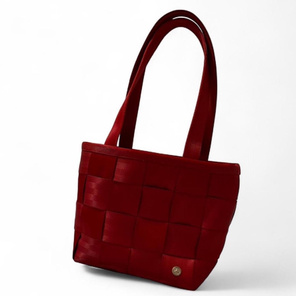 The original Seatbelt bag y2k magnetic closure small tote
